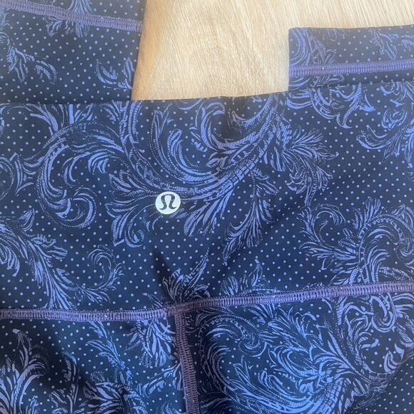 Lululemon Wunder Under Hi-Rise Tight (Nulux 28") Size 6 black purple foliage - Picture 10 of 12